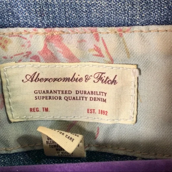 Abercrombie & Fitch Trucker Jean Jacket - Picture 12 of 13